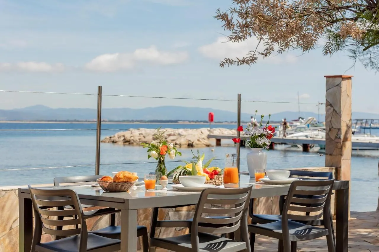 Le Cigalou, Authentique Cabanon De Pecheur En Bord De Mer Avec Sa Terrasse Spacieuse Et Amenagee Hyères