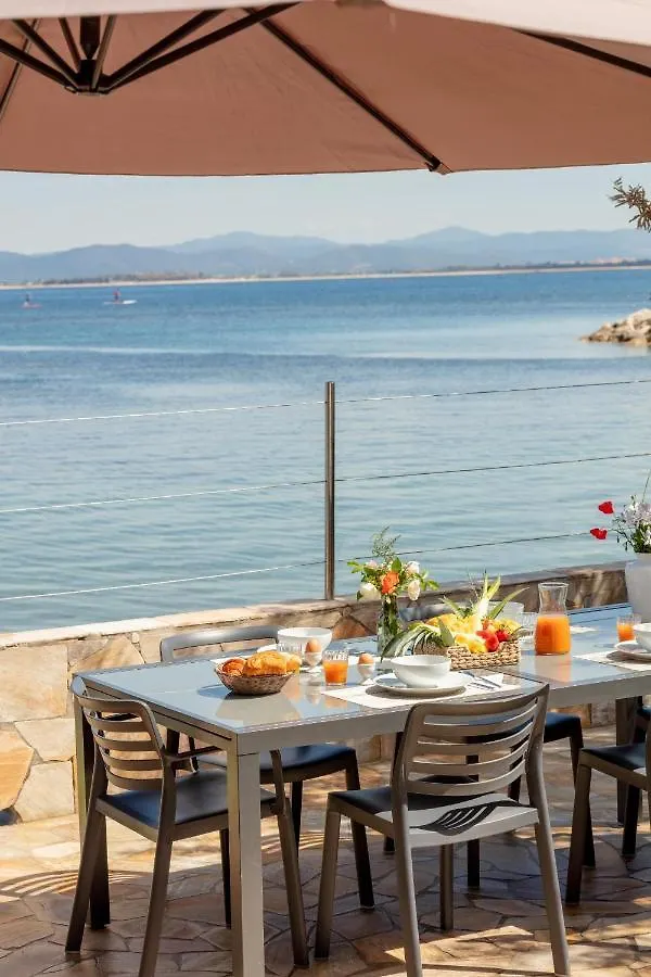 Vila Le Cigalou, Authentique Cabanon De Pecheur En Bord De Mer Avec Sa Terrasse Spacieuse Et Amenagee Hyères