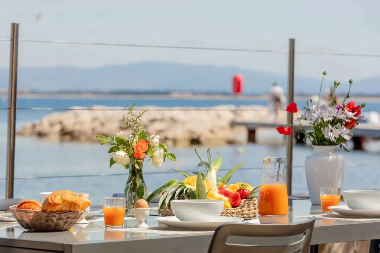 Le Cigalou, Authentique Cabanon De Pecheur En Bord De Mer Avec Sa Terrasse Spacieuse Et Amenagee Hyères 0*,  Francie