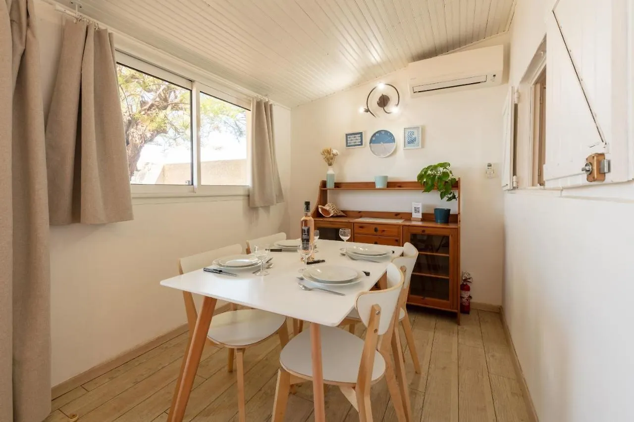 Le Cigalou, Authentique Cabanon De Pecheur En Bord De Mer Avec Sa Terrasse Spacieuse Et Amenagee Hyères
