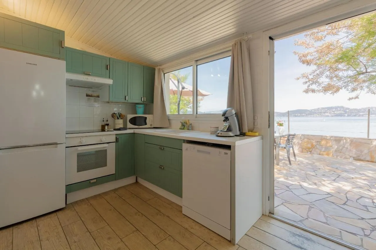 Le Cigalou, Authentique Cabanon De Pecheur En Bord De Mer Avec Sa Terrasse Spacieuse Et Amenagee Hyères 0*,