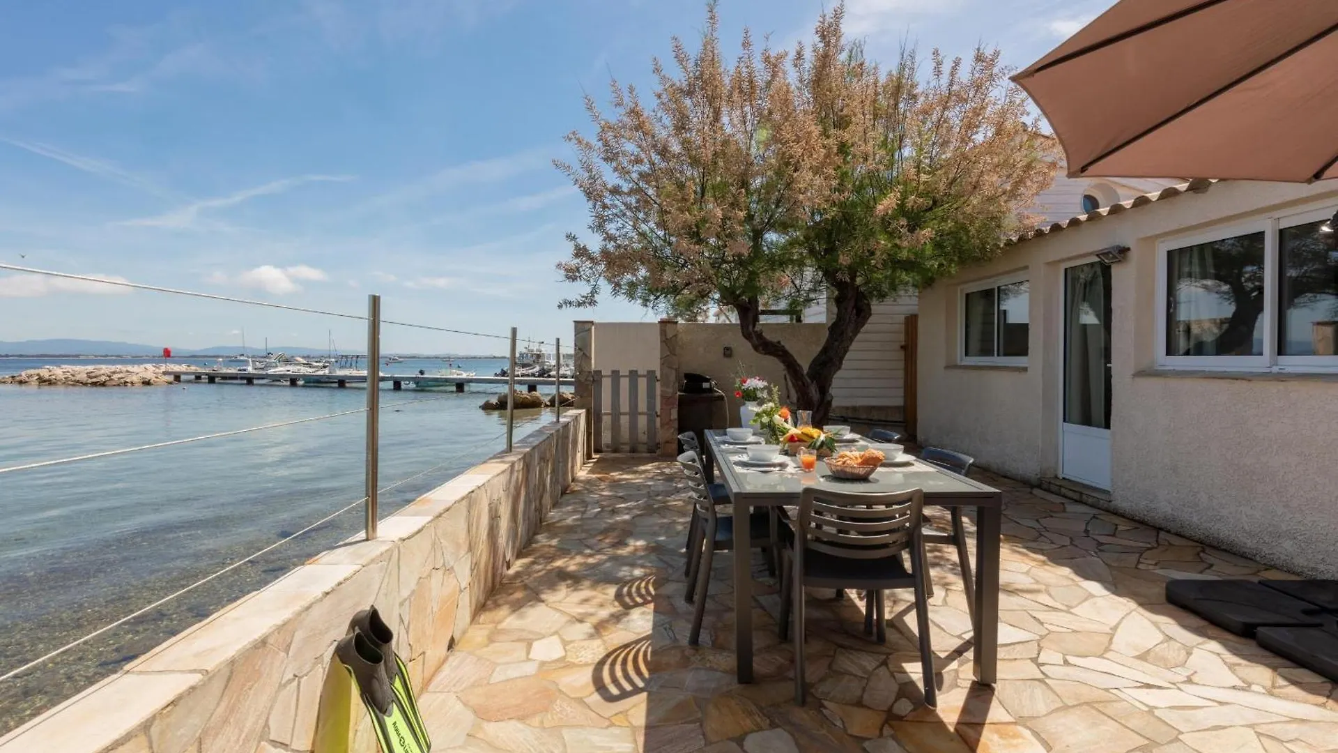Vila Le Cigalou, Authentique Cabanon De Pecheur En Bord De Mer Avec Sa Terrasse Spacieuse Et Amenagee Hyères Francie